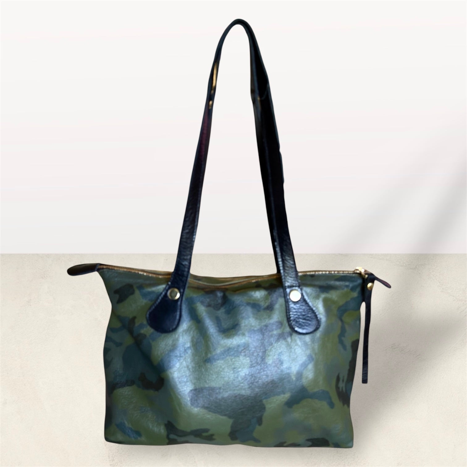 Allison Burns hand bag, cross body bags, totes and accessory