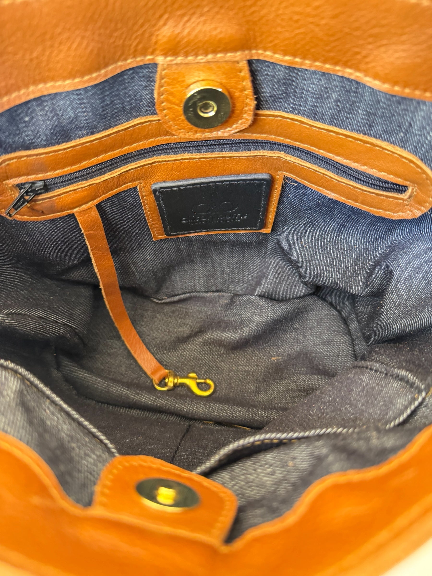 The Mini Bucket Bag in Leather – Allison Burns